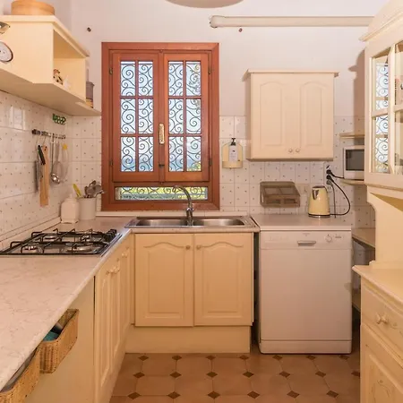 Rosa Sul Mare Όλμπια